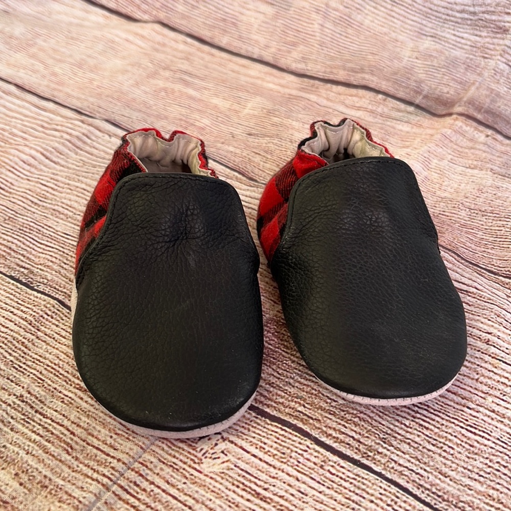 Robeez | infant toddler shoes 6 - 12 months red and black flannel leather baby